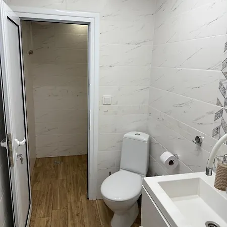 Cozy Near The Park With Huge Verandah Free Parking アパート